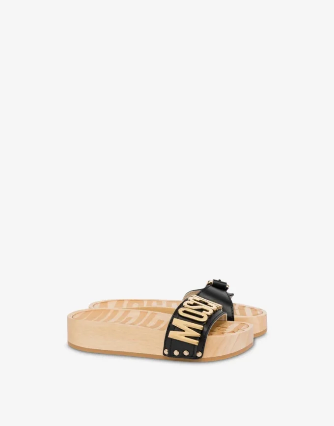 Sandals in calfskin and wood